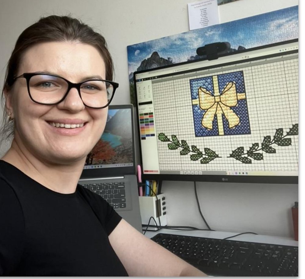 Kasia Charnavus projektuje świąteczny wzór do haftu krzyżykowego